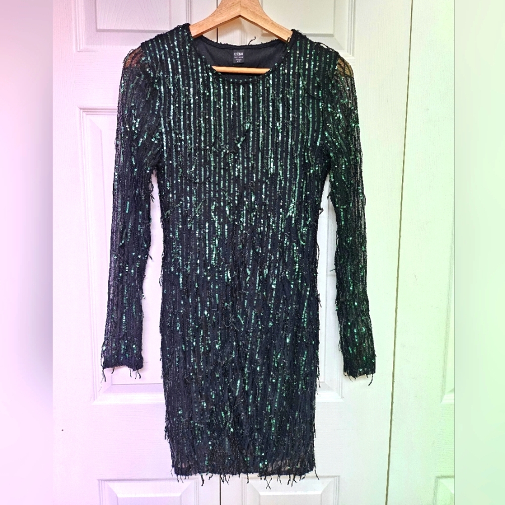 Icone Par Simons Black With Green Sequins Sheath Dress Long Sleeve Crew Neck (M)